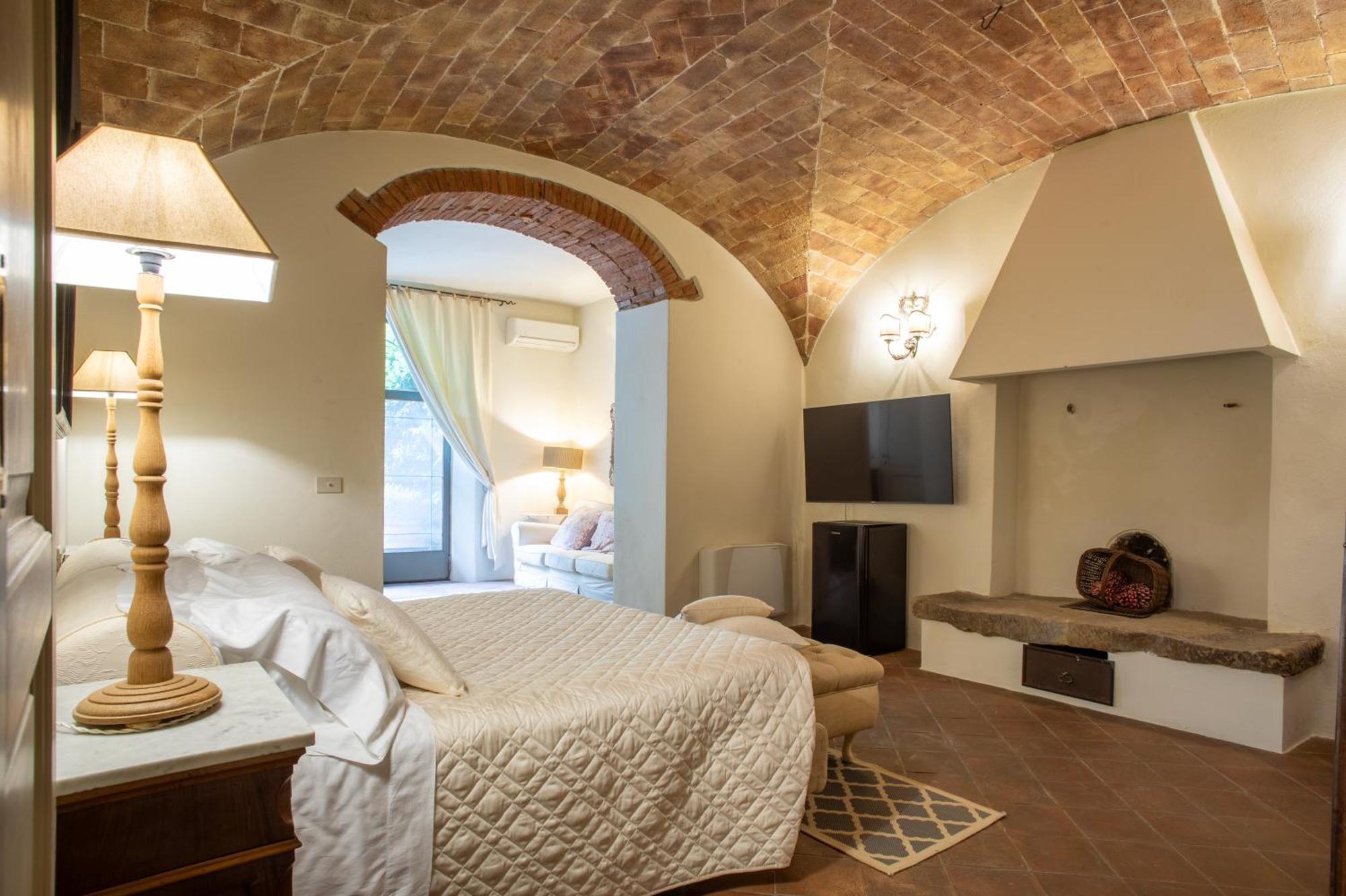 La Locanda Di Villa Toscana บิบโบนา ภายนอก รูปภาพ
