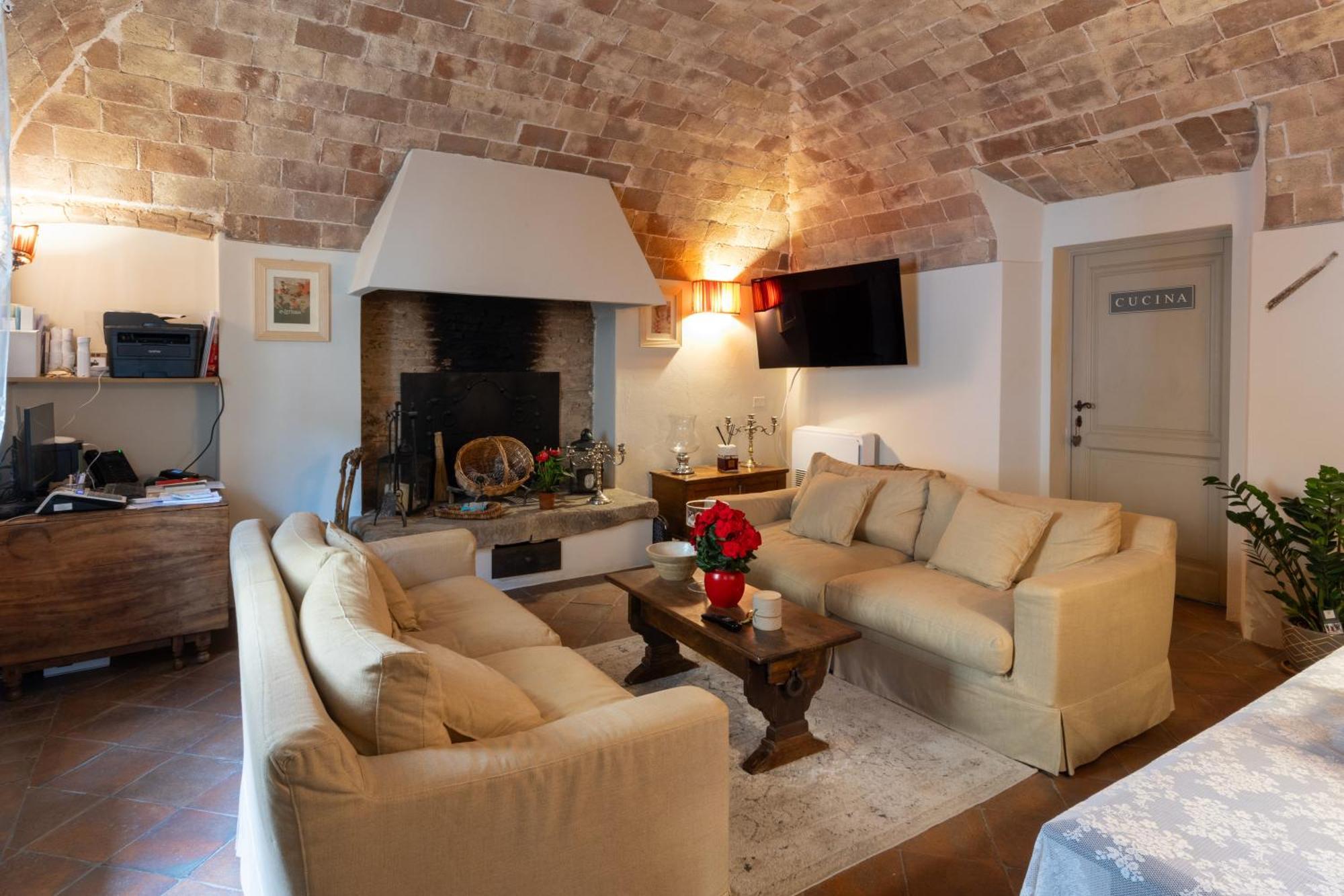La Locanda Di Villa Toscana บิบโบนา ภายนอก รูปภาพ